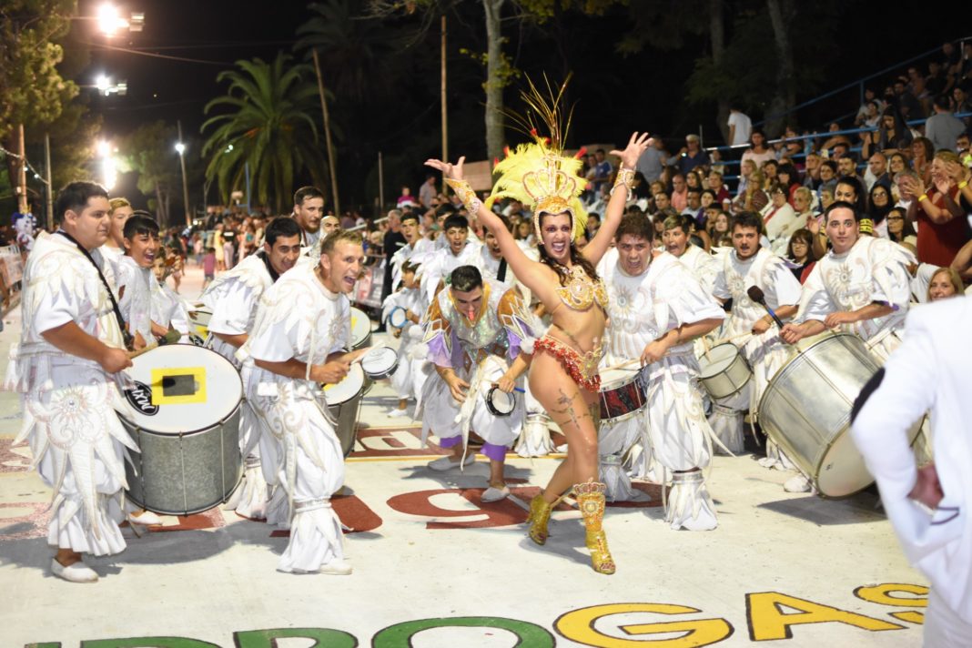 La Ciudad De De Mayo Vuelve A Vivir Su Carnaval El Mejor De La