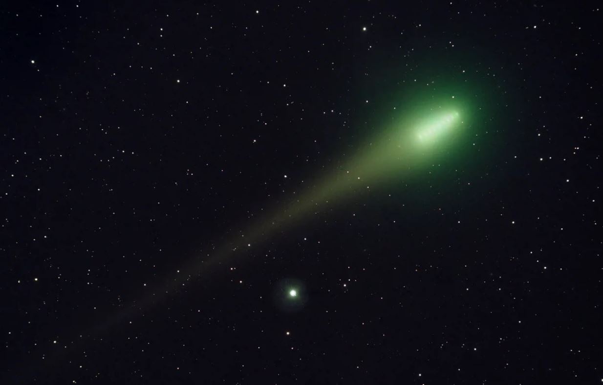 Ya se puede observar el verde” cómo ubicarlo en el cielo La